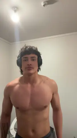 Chest dominant 