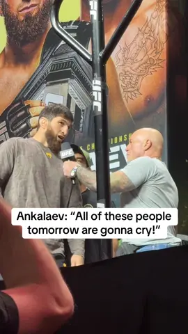 The champ had words for Pereira’s fans before #UFC320 👀 #magomedankalaev 