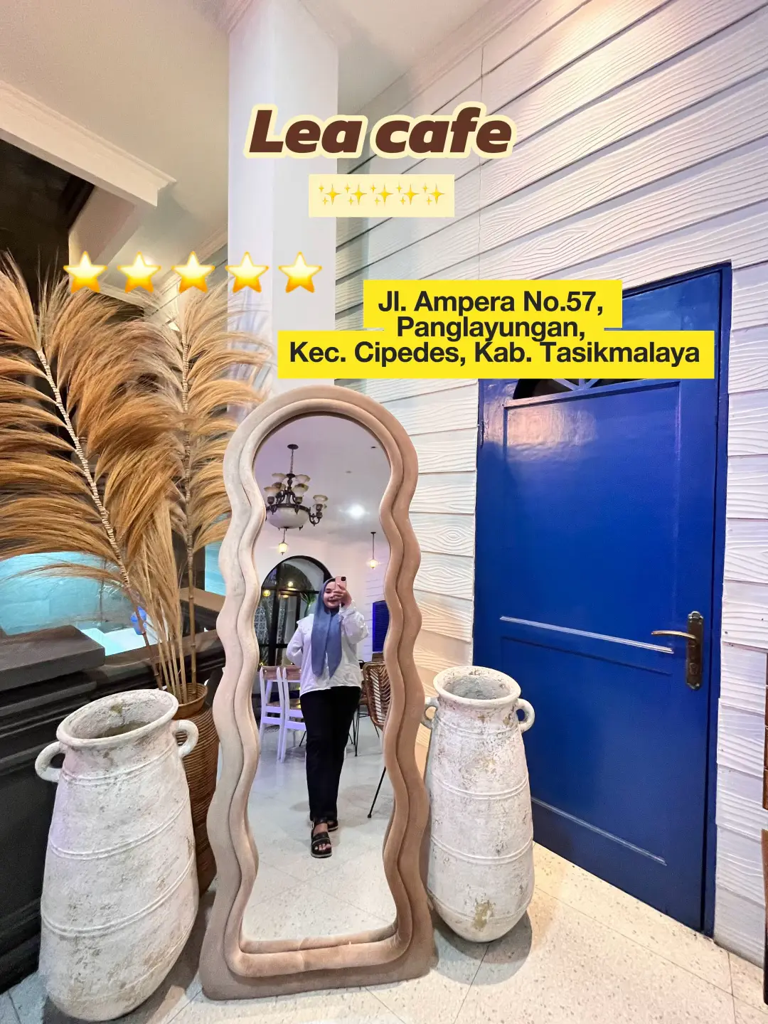 Jadi bingung deh mau foto di mana karena setiap sudut tempatnya cakep banget😍✨🥰🫶 #caffe #tasikmalaya #fyp #leacaffetasikmalaya #aesthetic 
