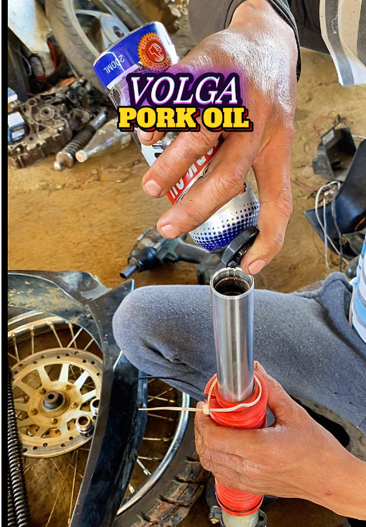 volga forl oil na pang change oil na mga shock.. #oil #volga#volgaforkoil #forkoil#motorcyclemaintainance 