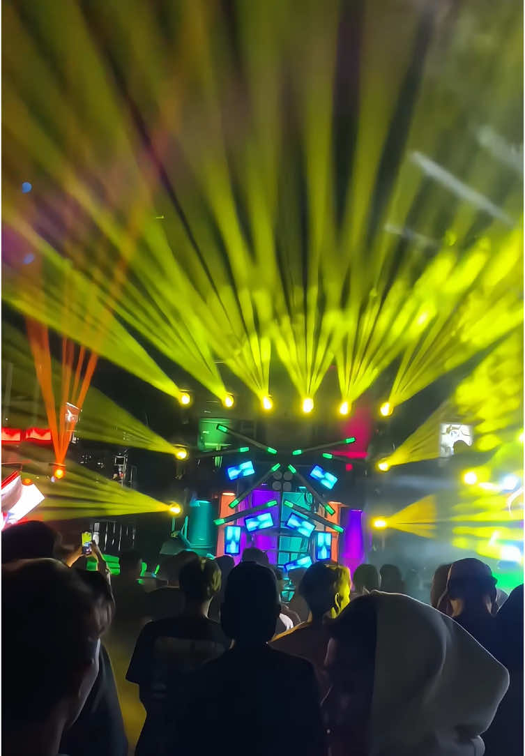 Josjis Bedil Pusat K5 Maximal Cek Sound Karnaval Aryojeding Rejotangan @K5 Maximal Audio @Pradipta Lighting #k5maximalaudio #pradiptalighting #karnaval2025 #karnavalsoundsystem #soundhoregjawatimur #foryoupage #tulungagung24jam #fypシ゚viral #4upageシ #fypシ゚ 