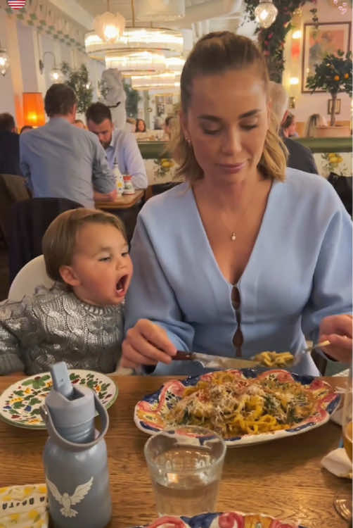 Baby wants to eat#interesting #funny #funnyvideos #cutebaby #fyp 