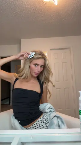 I’m so sorry that the music is so loud #fup #grwm