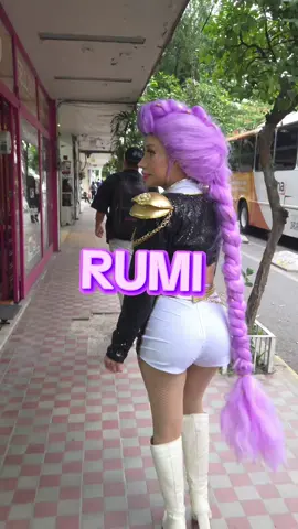 nos mandaron saludos chicos y chicas que aman Huntrix incluida yo 🍇💜💜💜