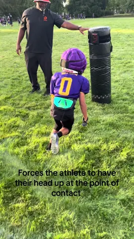 Focusing on technique while getting better one rep at a time! #football #athletesoftiktok #youthfootball #footballvideo #footballtiktok 