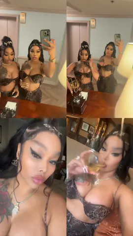 Double Take 👯‍♀️ #fyp #twins #twinsisters #twinning 