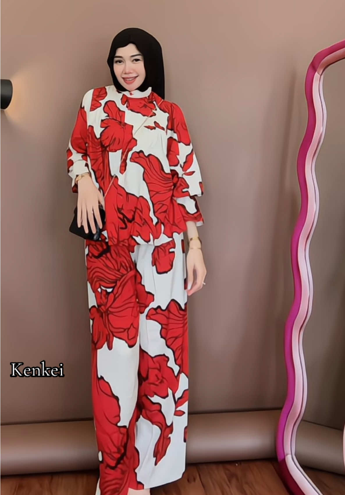 Motifnya cantik banget 😍❤️❤️❤️ #oneset #onesetkekinian #onesetcantik #ootdhijabstyle 