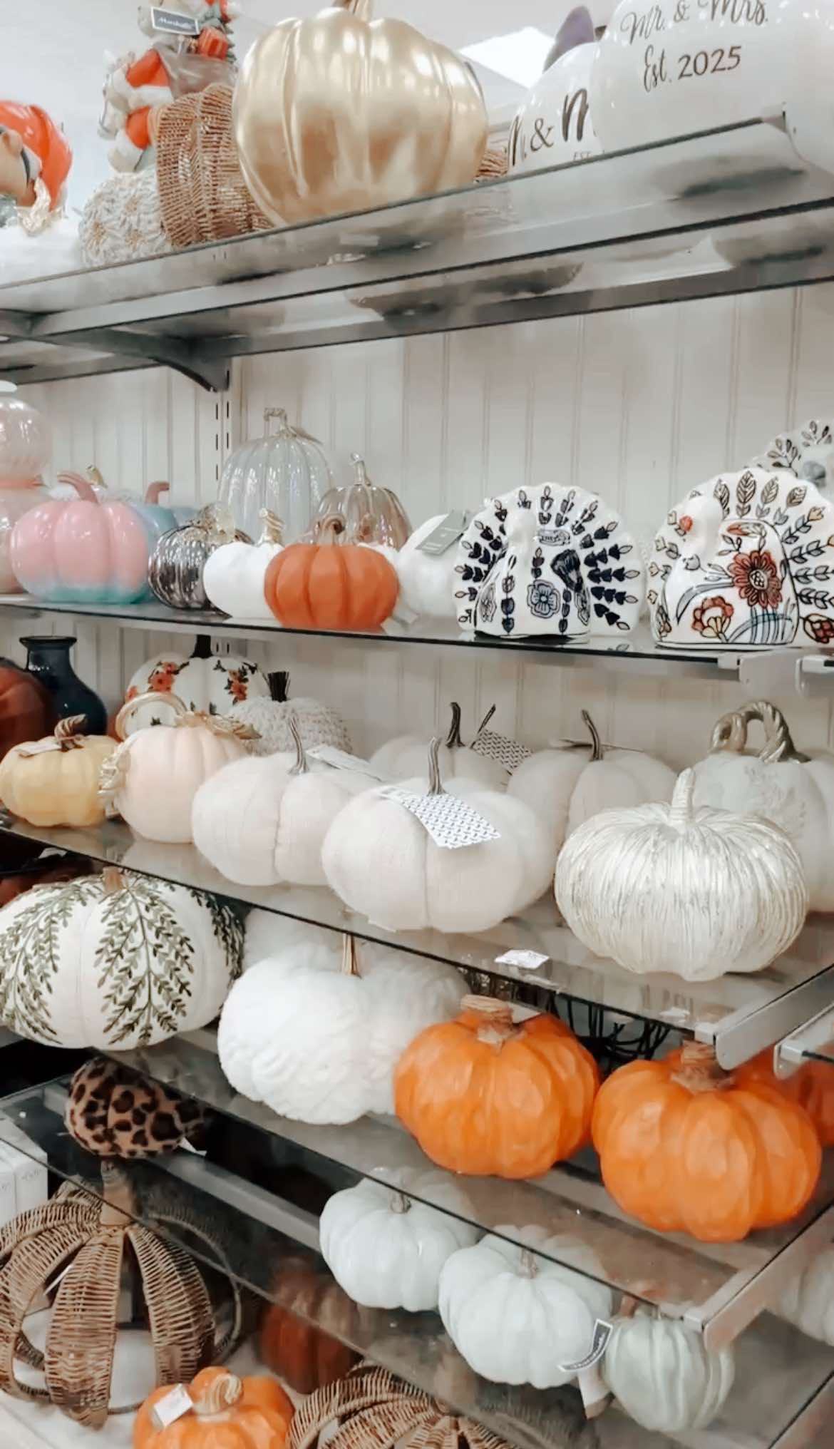 literally the best combo 🫶🏼🎃✨so obsessed with all the fall stuff and candles at @Marshalls 🤭🍁 I can stay in there for hours lol  #fallaesthetic #fallshopping #marshalls #marshallsfall #coffeedate 