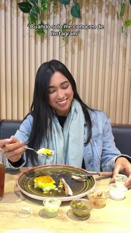 Yo la más feliz comiendo en todos los rincones de todo Lima  #fyp 