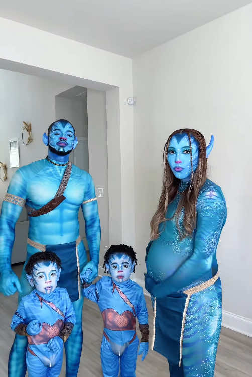Which family nailed Halloween the best?#halloween #halloweencostume #halloween2025 #halloweenbaby #halloweenfamily #usa 