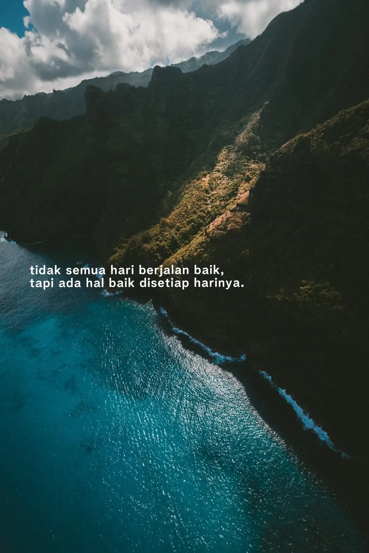 Bahan-bahan📝 :  3 butir telur ayam 15 sdm air 1/2 sdt lada bubuk 1 sdt garam 1/2 sdt penyedap (masako) 20 tusuk sate Cara Membuat 🥢 : 1.Siapkan bahan. Campurkan semua bahan dalam wadah, kemudian kocok hingga berbusa. 2.Pindahkan ke botol kecap. Panaskan minyak goreng RISE BRAND agak banyak. 3.Semprotkan telur ke minyak panas, tunggu sebentar kemudian gulung dari samping, goreng sampai kecoklatan, tiriskan. Lakukan sampai habis. 4.Siap disajikan dan selamat menikmati. Selamat mencoba!!! #katakata #4u #storytime #fyppppppppppppppppppppppp #xzyabc 
