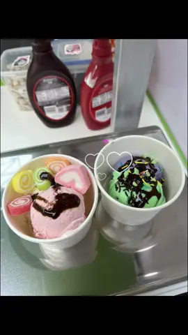 Cuối tuần rồi! Ghé tầng 6 @Van Hanh Mall chill cùng Mimi Ice Cream thôiiii #icecream #gelato #kem #vanhanhmall #dairyqueen 