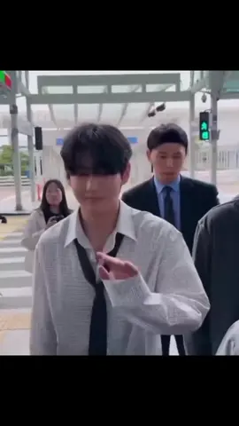 😍Taehyung sudah tiba di bandara incheon menuju paris untuk menghadiri CELINE Fashion Show di Paris Fashion Week pada tanggal 5 Oktober! TAEHYUNG SAFE FLIGHT🐻💜🙆 #taehyung#v#bts#fyp