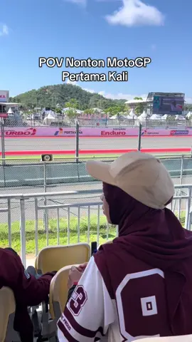 POV Nonton MotoGP pertama kali 😵 Sekalinya lewat sedetik aja 🤩#gpindonesia #mandalikacore #indonesiangp #motogpindonesia #mandalikagp 