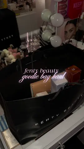 thank you @Fenty Beauty for everything! #fentybeautygoodiebag #fentybeautyevent 🎀