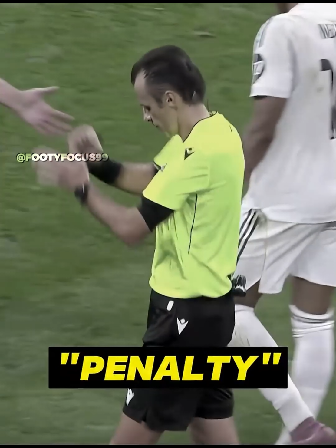 harus Bro taruh dimana tangannya? 💀