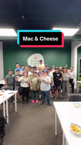 I had the best time getting to hang out with all of my friends at @RisingLightsProject ! They make a great mac & cheese! R U Kidding Me?! 