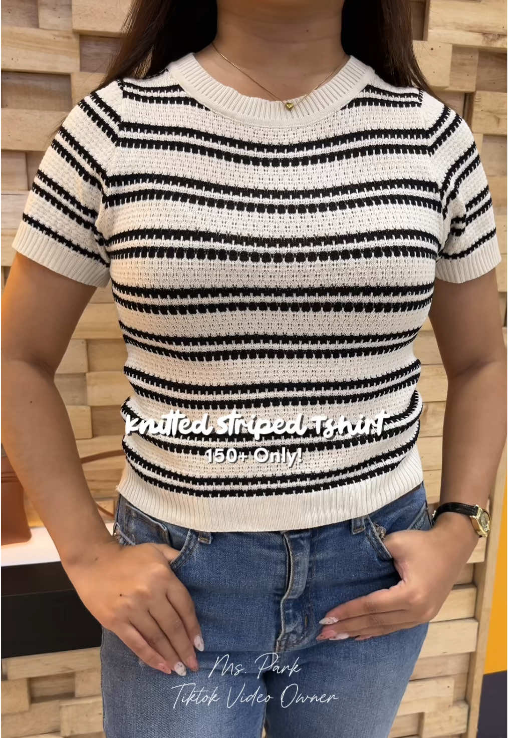 I super love this top, comfy and I love the pattern #knittedtop #stripedshirt #stripedtop #casualoutfit #womenshirt 