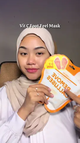 Gak cuma muka tapi kaki juga harus di maskerin, mulai dari ujung rambut sampe ujung kaki harus dirawat dong!! @Lanbena.Indonesia #footmask #footpeelingmask #maskerkakilanbena 