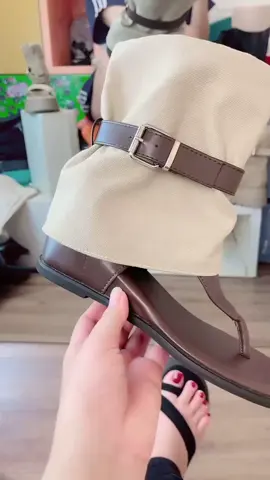 Giày bốt nữ xỏ ngón thời trang Pháp 5cm đang có giá tốt nhất livestream! Đế 5 phân, da đẹp, chị em chốt đơn ngay kẻo lỡ!