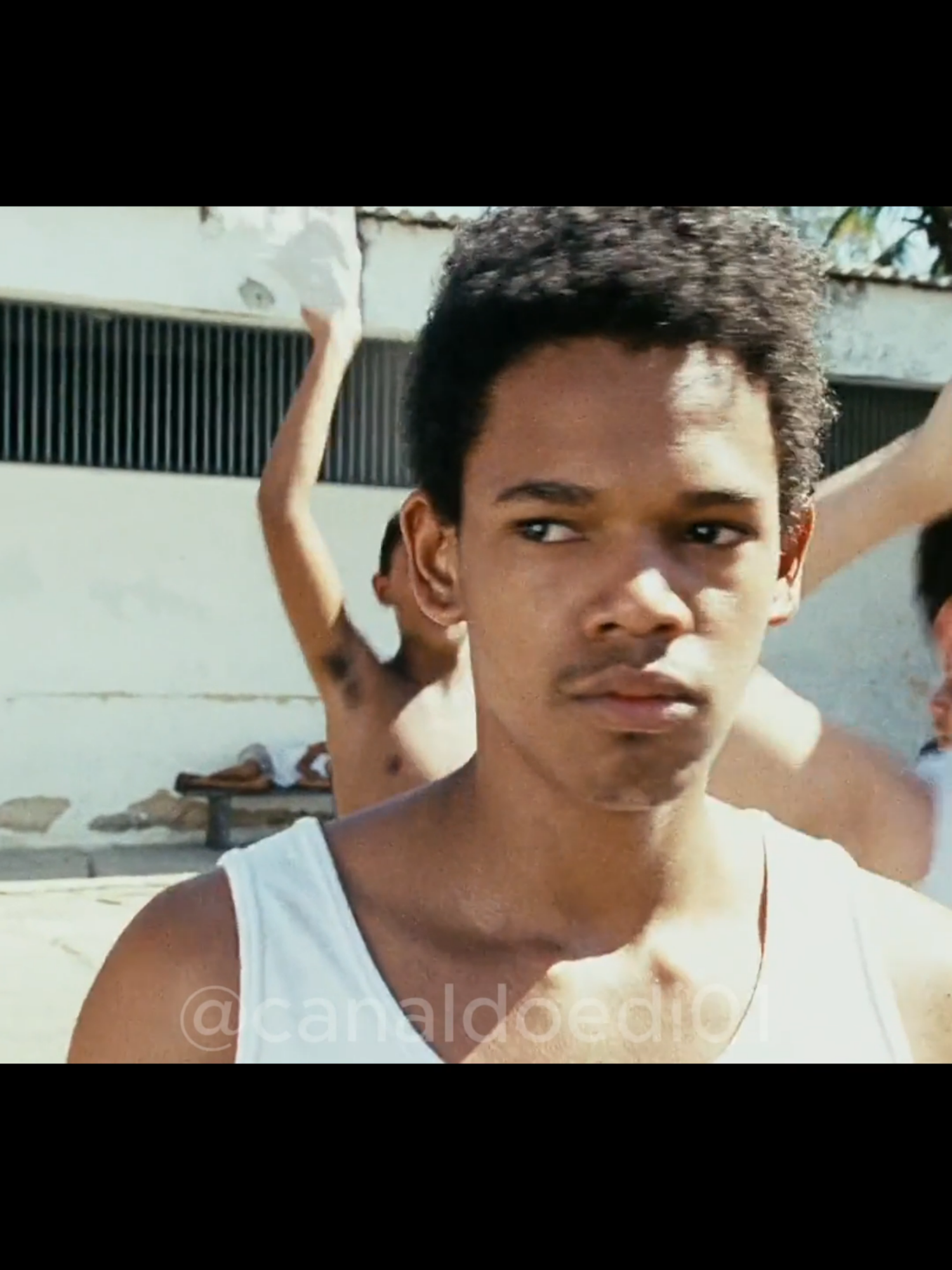 #174 #cidadededeus #tropadeelite2 #tropadeelite #comunidade #vidasopostas #pedrodom #carandiru #aleieocrime #favela #crime #bope #impuros #choque #filmes #core #series #cdd #rota #pmrj