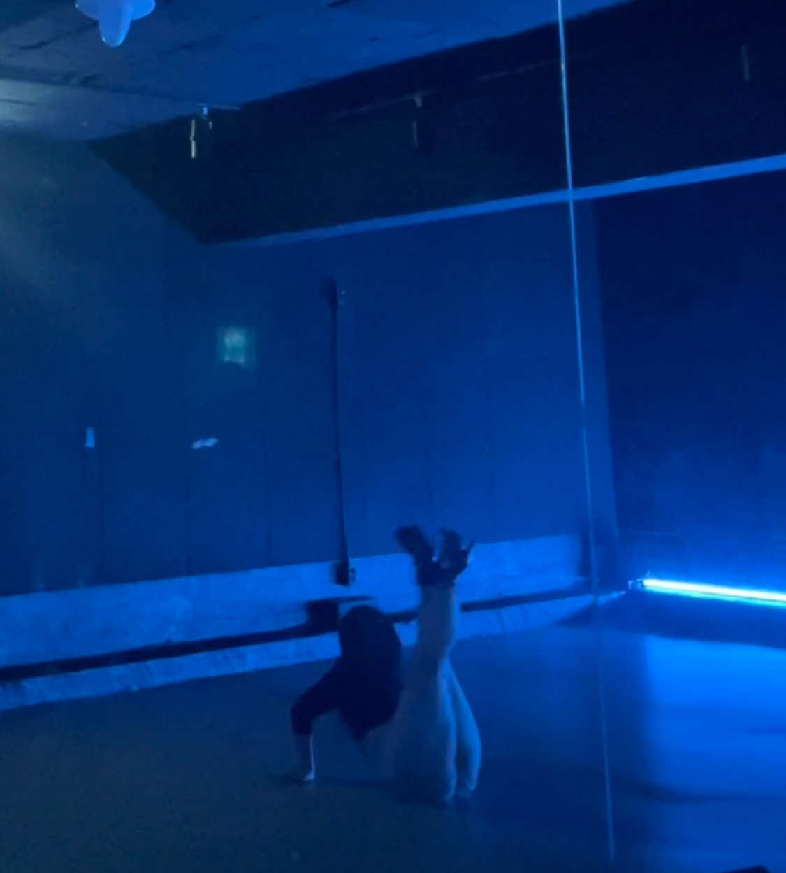 Like a dream 🎆💭 #saeyoungchoreography #dream #chrisbrown #heelschoreography #dancer