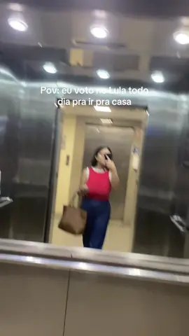 A blusa vermelha é mera coincidência 
