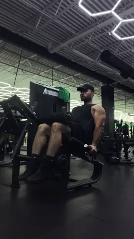 I 🖤 leg day  #GymTok #legday #hybridathlete #Fitness #winterarc 