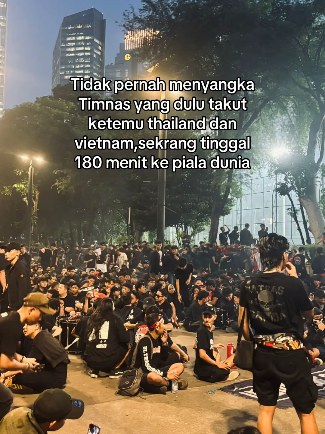 #timnasindonesia #kitagaruda #round4kualifikasipaladunia #lolospialadunia2026 #ultrasgaruda 