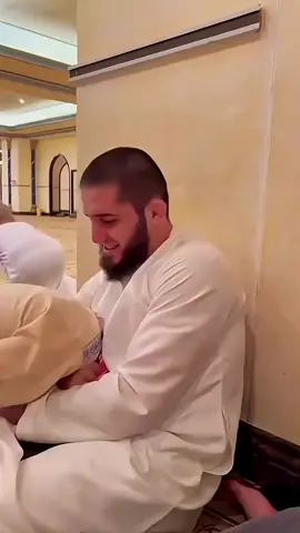 makhachev and kids❤️#fypシ゚ #virlvideo #foryoupage #ytshort #fyppppppppppppppppppppppp @Abdul Azim Badakhshi @Ilia Topuria @Alex Volkanovski @🅷🅺 🆉🅰🅳🆁🅰🅽 @Happy Hasbulla @DanaWhite @Khabib Nurmagomedov ✅ @Charles 