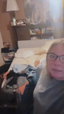 I used to be legit, too legit to quit, then I had kids. 🤣 #fridaynight #friday #fridayvibes #eveningvlog #eveninginmylife 