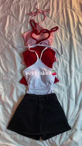 #halterneckoutfit #haltertoppadded #halternecktopforwomen 