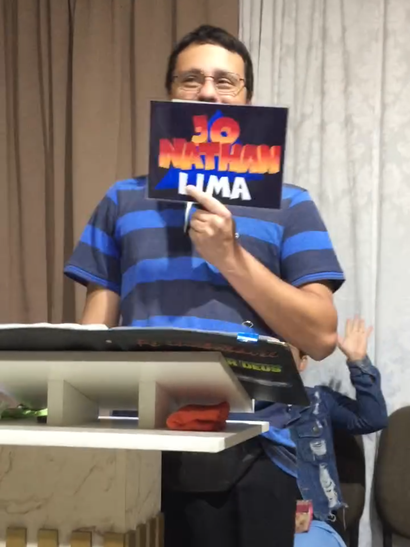 Estreia da minha ficha de apresentações e vem comigo neste louvor!