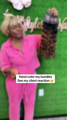This color scheme makes the hair look so pretty 🥰🥰 : : Can be shipped and be booked now🙌🏾 #bundles #braids #bohobraids 
