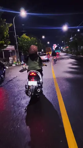 Maaf ya mbak motornya cakep 😭 🙏🏻 #varioledold #varioproper #variobanjarnegara #fyp #matictransjawa 