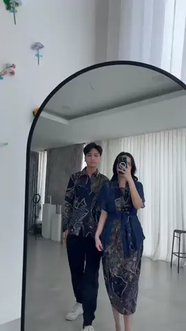 Kalau ada 9 nyawa #dresspesta #dressbatik #batikcouple #dressnatal #dresskondangan 