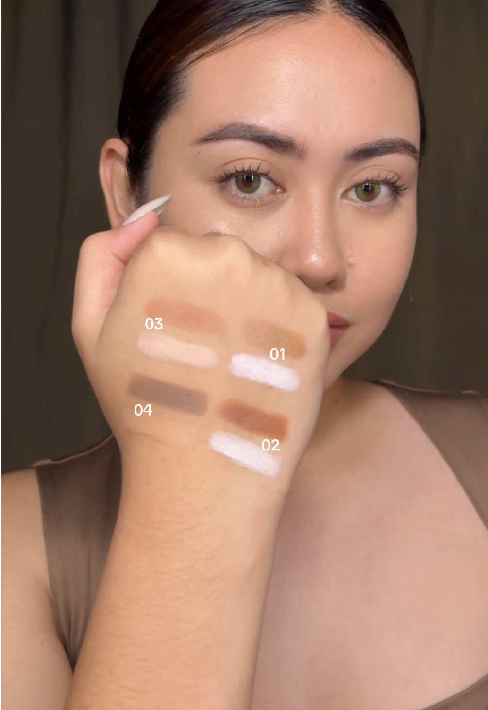 As easy as that!  #otwoo #otwoophbeauty #otwoocontourstick #contour