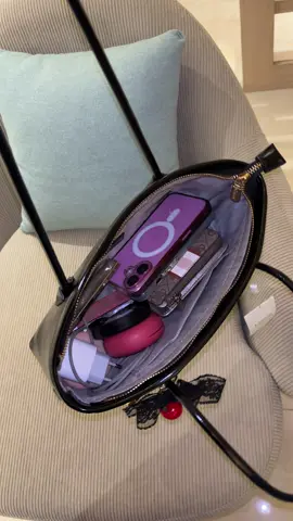 muat isi banyak cinta🖤 #tascantik #shoulderbag #taswanita 