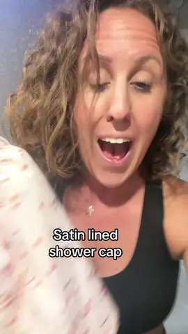 Literally the best thing ever @Kitsch #kitsch #satlined #showercap #tiktokshopfalldealsforyou #tiktokshopcreatorpicks 