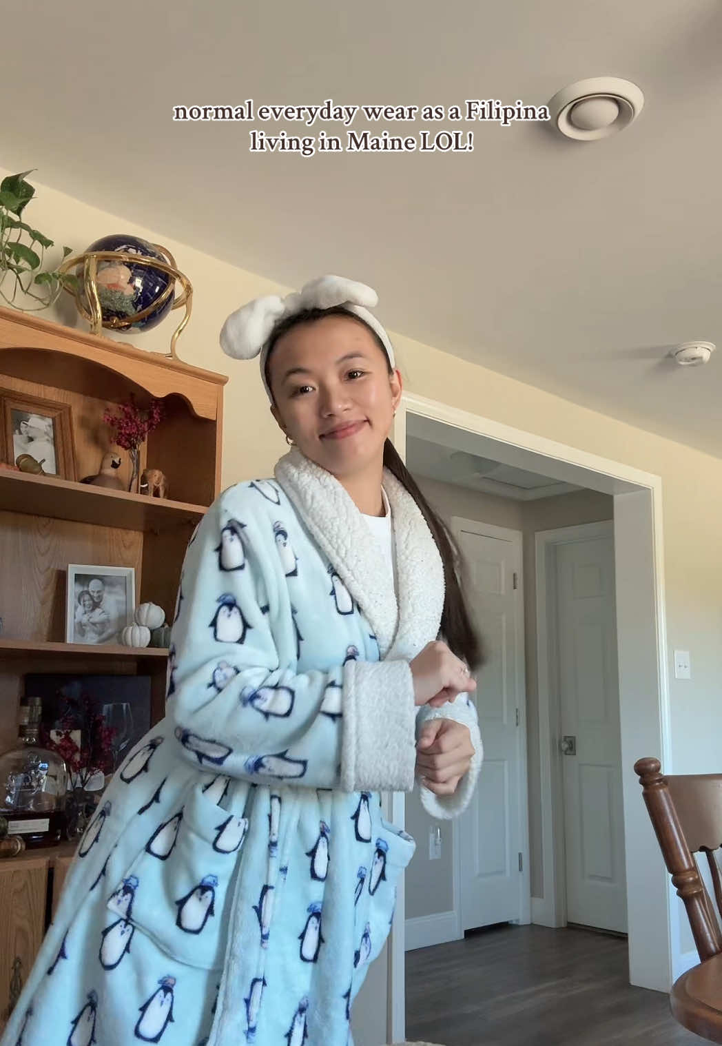 Normal everyday wear as a Filipina housewife in Maine 😂🇺🇸 And it's not even winter yet 🤣 Akala niyo puro sexy-sexy lang sa US? Mali kayo HAHAHA PS: had to change the song kasi medj off ang lyrics :) Not good for my platform 🥰 #filipinawife #pinayinamerica🇺🇸🇵🇭 #lifeinusa #housewifelife #mainelife 