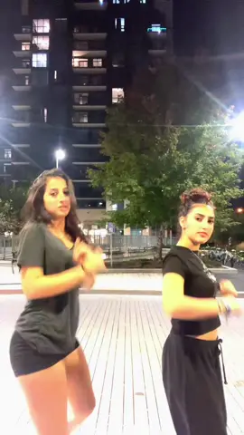 @Dana ♡ #fyp #viral #xyzcba #dance #outside 