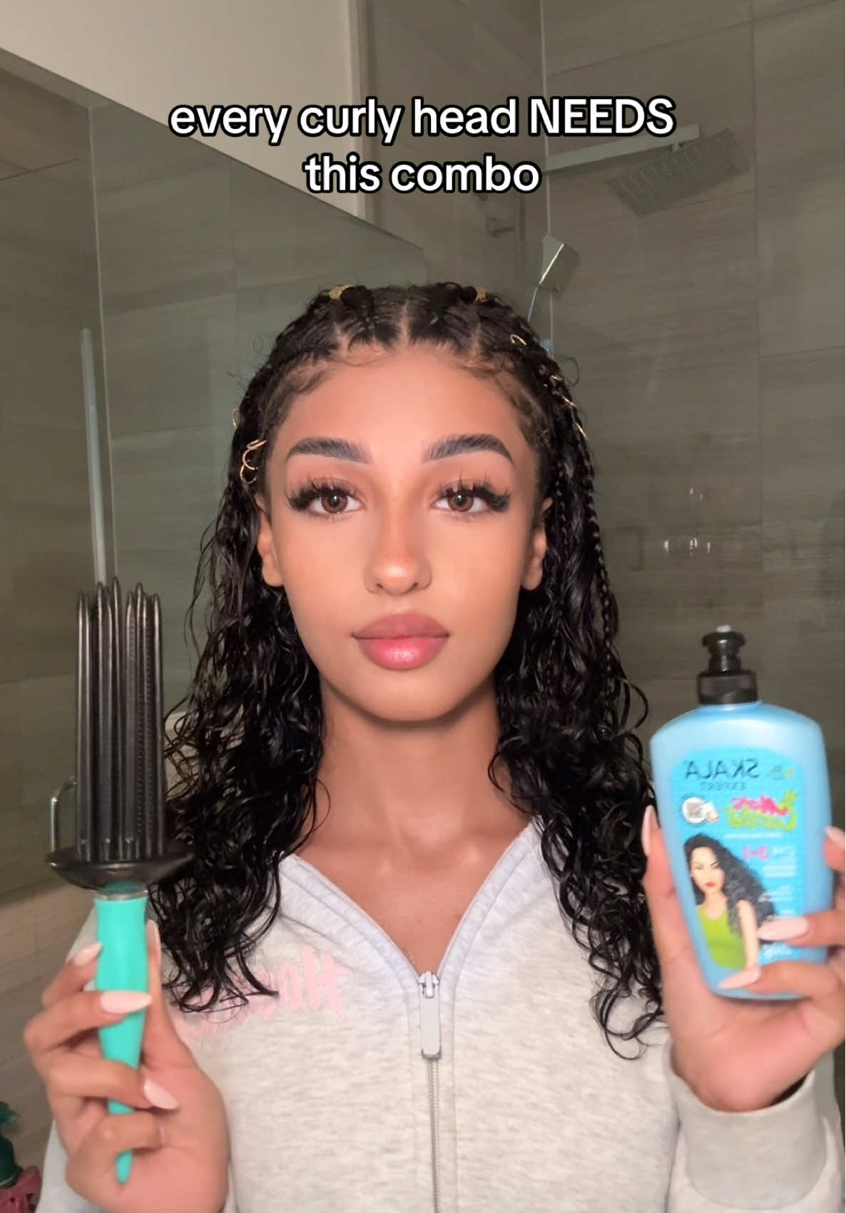 link in bio 🤩 #curlyhair #curltraining #skala 
