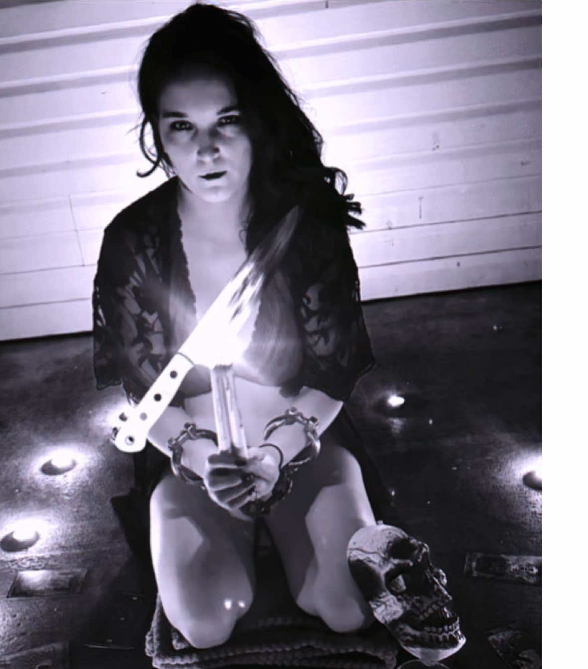 Its officially that time of year! #spookyseason #spookytreats #spookyszn #boudoir 