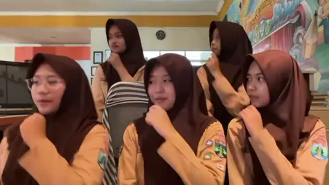 eh tangannya #sabil #josjis✌🏻 