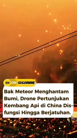 Pada 8 Desember 2024, di kota Quanzhou, provinsi Fujian, China, sebuah pertunjukan drone berpadu kembang api mengalami kegagalan teknis.  Sekitar 2.000 drone yang terlibat dalam pertunjukan itu tiba-tiba mengalami malfungsi, dan diperkirakan sekitar 600 unit jatuh ke laut atau ke permukaan tanah.  Meskipun insiden ini mengejutkan penonton dan beberapa drone menghujani udara seperti puing, sejauh ini belum dilaporkan adanya korban luka akibat jatuhnya drone tersebut.  Penyebab pasti malfungsi belum dikonfirmasi secara resmi, namun dugaan awal menyebutkan angin kencang yang mempercepat konsumsi baterai, atau gangguan elektromagnetik/jamming sebagai kemungkinan penyebabnya. #fyp #china #drone #fireworks #kembangapi 