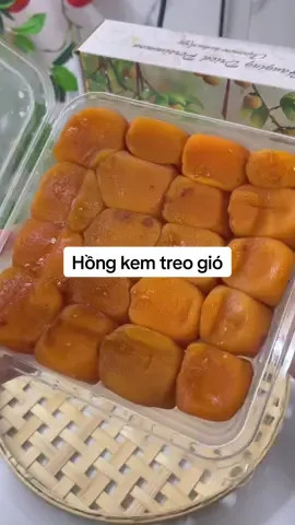 Hồng kem treo gió ăn ghiền luôn  nè, mùa hồng tới rồi đó nhớ đà lạt quá à#review #xuhuong #monlavuonnha #hongkemtreogio #hongtreogio 