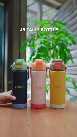 Ini mah si kecil umur 25 tahunan juga mau gak sih #Eigerian! Ini dia JR Tally Bottle! Selain punya desain yang lucu buat si kecil, botol ini juga punya teknologi double vacum insulated wall yang bisa jaga minuman kamu tetap dingin dan panas hingga 6 jam! #EIGERJunior #tumbleraesthetic #EIGERAdventure #BotolAnak 