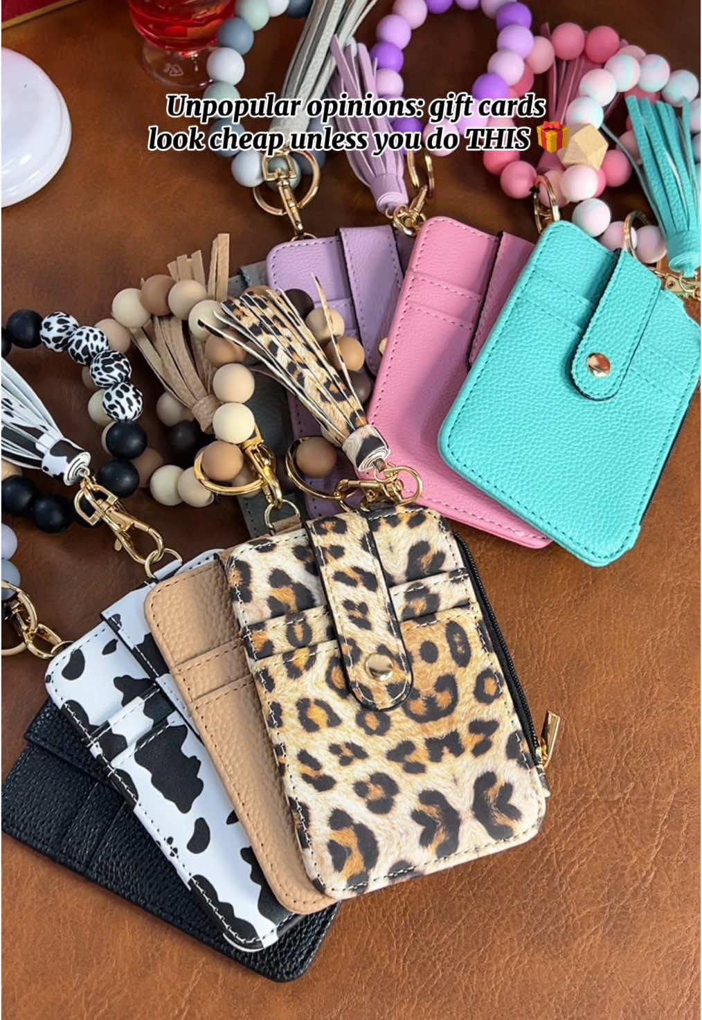 Skip the boring holiday gifts — this wristlet keychain wallet is practical, stylish, and just the right size to slip in a gift card for that extra thank-you. Perfect for teachers, coworkers, or anyone on your list. #HolidayGiftIdeas#KeychainWallet#TeacherGiftIdea#GiftCardHolder#EverydayEssential