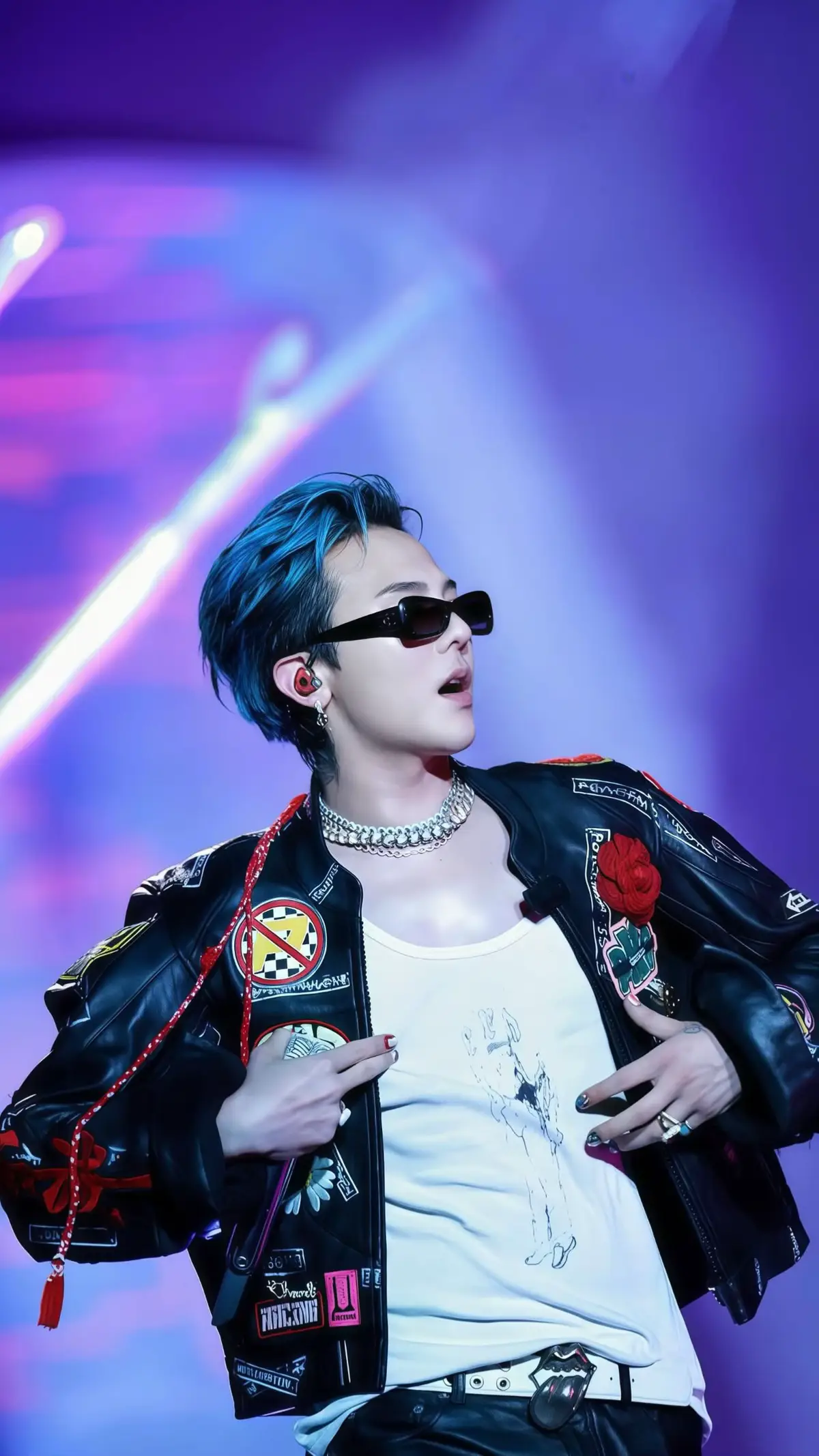 Wallpaper 4k GDRAGON SINGAPORE F1 Cre: threads  #gd #gdragon #kwonjiyong #ubermensch #wallpapers4k 