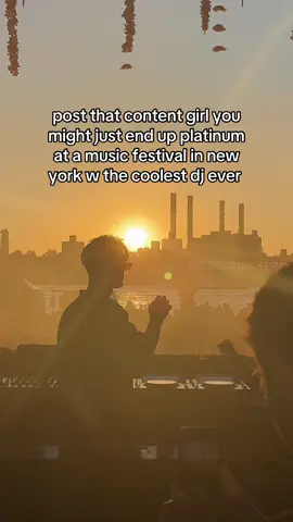 don’t ever be embarrassed to post! you might just get some of the coolest experiences and opportunities out of it 💕  @Sistek @We Belong Here @The Festival Babes  #newyorkcity #contentcreator #inspiration #parati #latina 